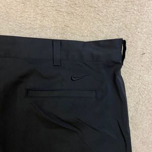 Men’s black Nike dri-fit golf shorts 38